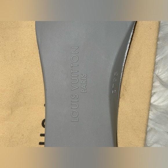 LOUIS vuitton runaway sneaker (38) - Picture 13 of 16